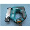 Image 2 : Makita LXT Lithium-Ion Cordless Pin Nailer Model XTP01Z New in Box