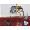 Image 10 : Metal Rectangle Stool 30"H, Footed Base, Floral Easel & Blue Hanger Display