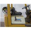 Image 25 : Toyota 7900-5 Propane Warehouse Forklift - 3764 Hours, Starts & Runs