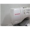 Image 3 : Singer Millennium Series Sewing Stitching Machine 6412 in Hard Case