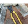 Image 16 : Misc Tools: Spreaders, Fasteners, Vinyl Tile, Hand Tools, Gloves, etc