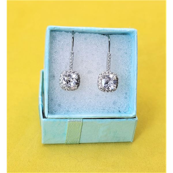 17)  LAB CREATED WHITE SAPPHIRE HALO