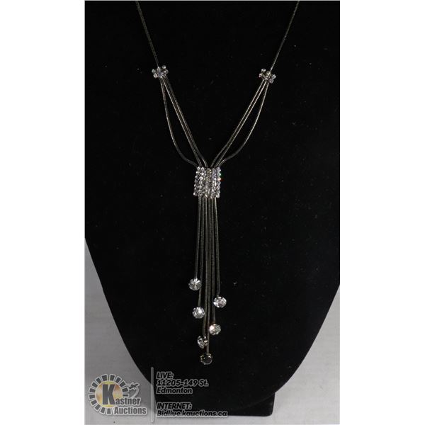 COSTUME JEWELRY BLACK CHAIN AND BLACK GLASS