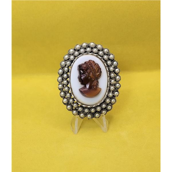 12)  VINTAGE GOLD TONE WITH PEARLS