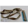 Image 2 : DOG LEASH WITH ADJUSTABLE HARNES