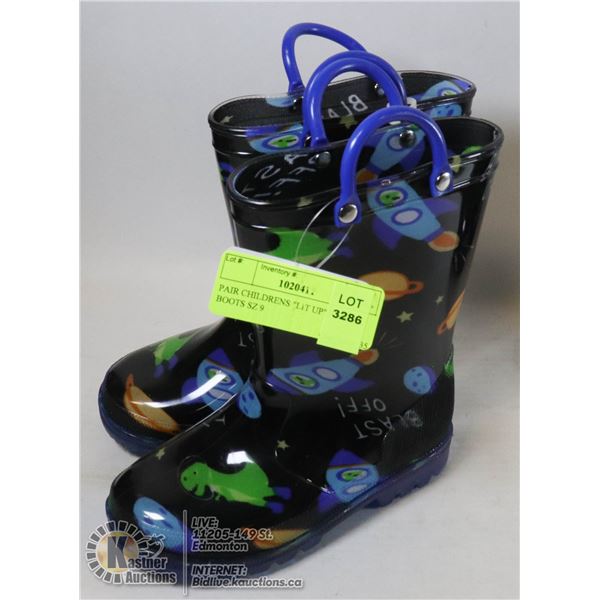 PAIR CHILDRENS "LIT UP" RUBBER BOOTS SZ 9