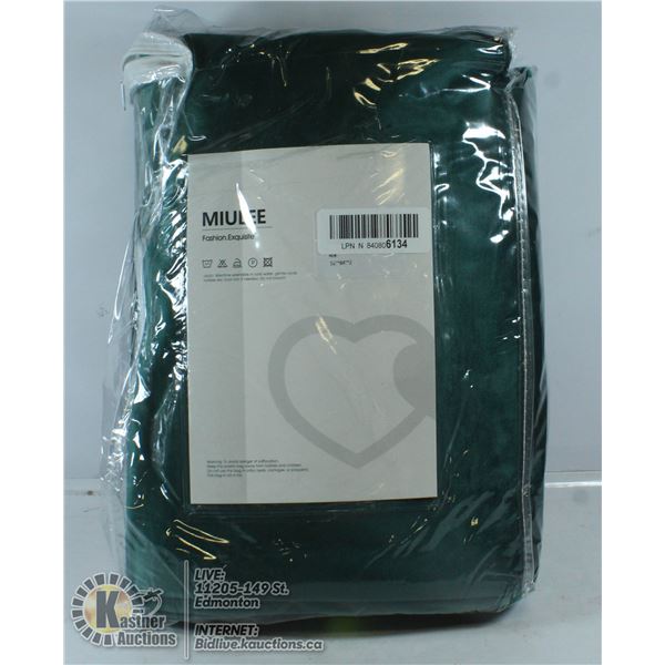 2 PANELS OF VELVET MIULEE BLACKOUT CURTAINS