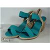 Image 1 : PAIR OF BLUE WEDGE SANDALS, SIZE 9