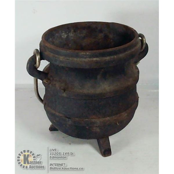 CAST IRON ANTIQUE STYLE KETTLE 6" TALL