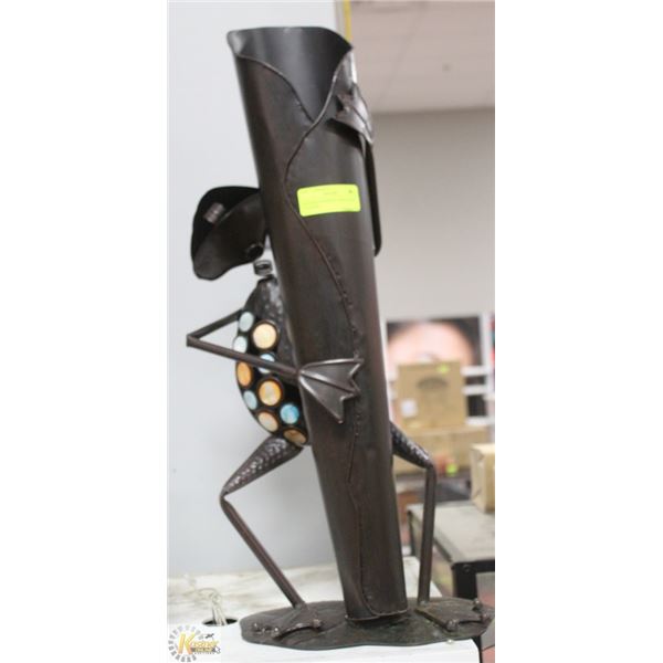 DECORATIVE METAL FROG FLOOR PLANTER