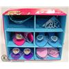 Image 1 : BARBIE 4 SHOES PAIRS 2 TIARA