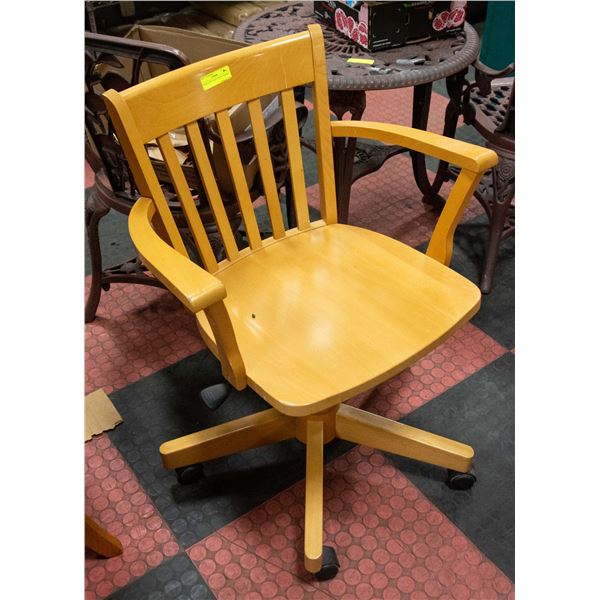 DESK CHAIR - MAPLE WITH WHEELS