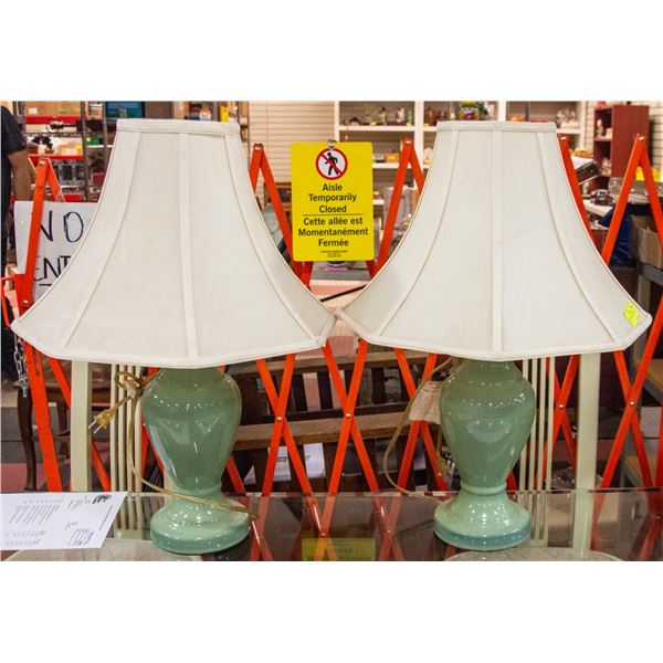 PAIR OF TABLE LAMPS, APPROX 25" TALL