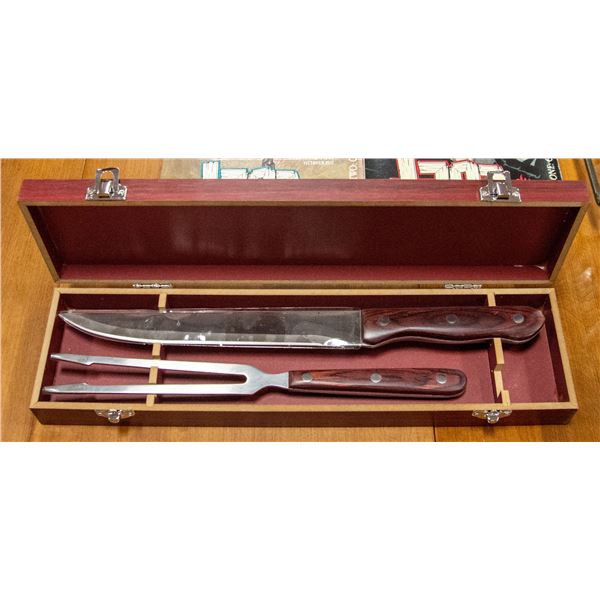 NEW STAINLESS WOOD HANDLED CARVING SET IN BOX
