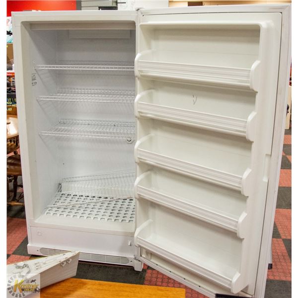 FRIGIDAIRE WHITE UP RIGHT REFRIGERATOR
