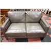 Image 1 : GREY LEATHER NAILHEAD LOVESEAT