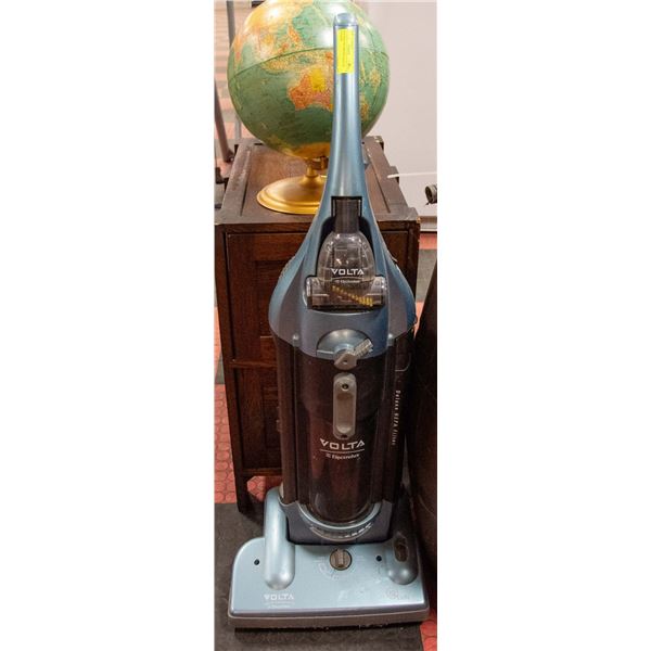 ELECTROLUX UPRIGHT VACUUM CLEANER