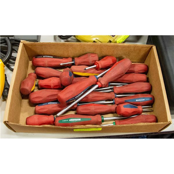 MASTERCRAFT SCREWDRIVER SET OF 23 PIECES