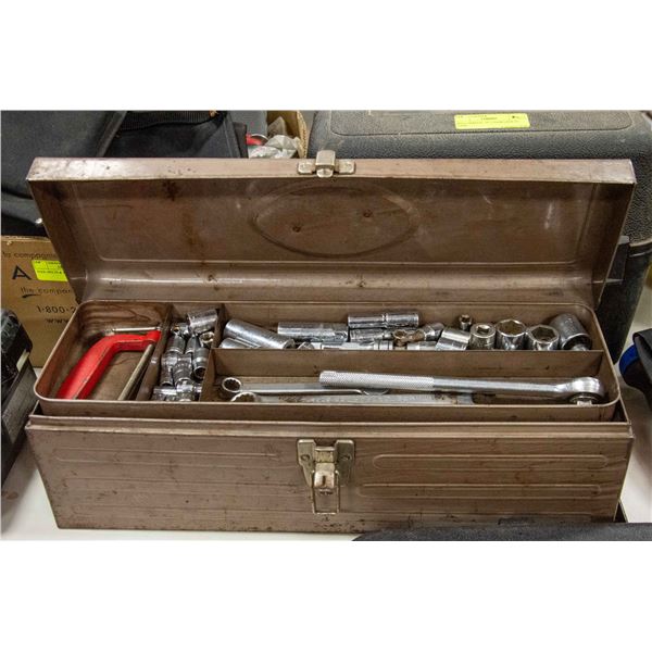 METAL TOOL BOX WITH VARIETY OF TOOLS