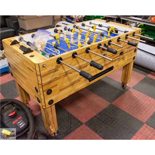 LARGE FOOSEBALL TABLE WITH 12 EXTRA  FIGURES,