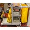 Image 1 : RUBBERMAID CUSTODIAL CART WITH BAG
