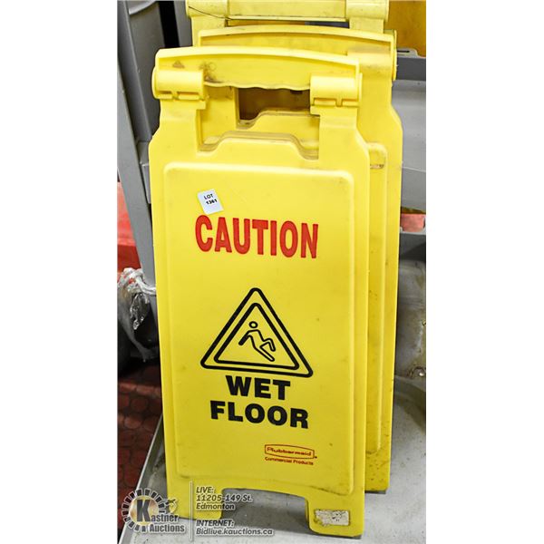 LOT OF 5 WET FLOOR SIGNS
