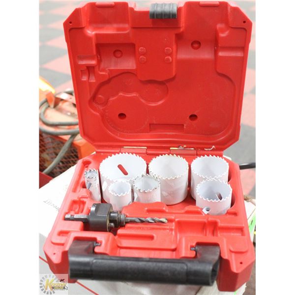 MILWAUKEE HOLE CUTTER SET IN CASE