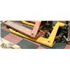 Image 1 : YELLOW PALLET JACK