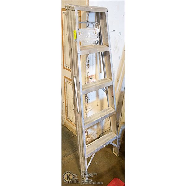 5 FOOT LADDER