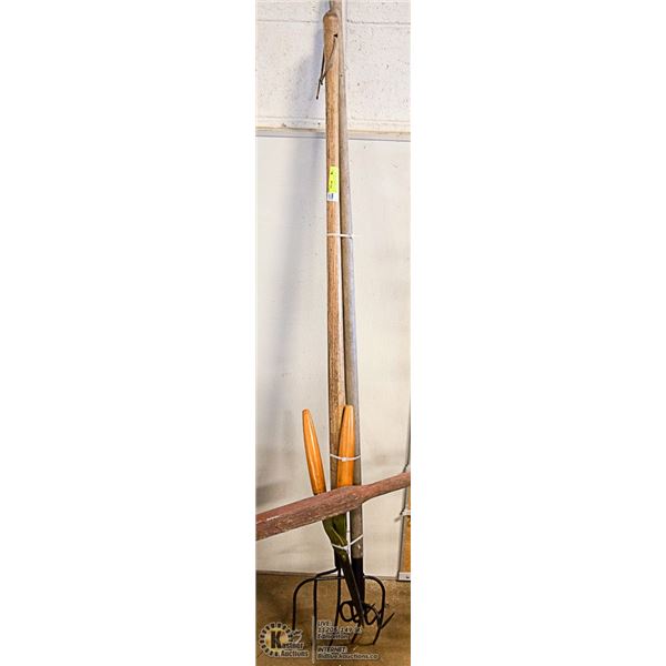 BUNDLE OF PITCHFORK,GARDEN HOE,GARDEN SHEARS