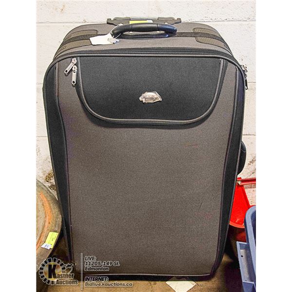 NEW LARGE RENDEZVOUS ROLLING SUITCASE W/KEYS