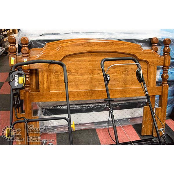 LIGHT WOOD QUEEN / DBL HEADBOARD WITH A SET OF
