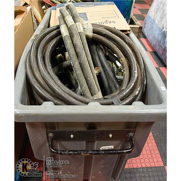 ROLLING GARBAGE BIN WITH HYDRAULIC HOSE