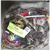 Image 1 : BAG OF VINTAGE MIXED JEWELRY