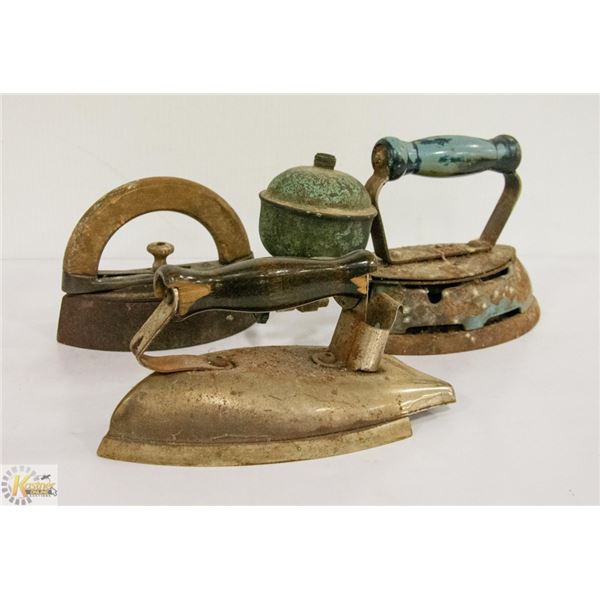 ANTIQUE AND VINTAGE IRONS - 3 SAD IRONS