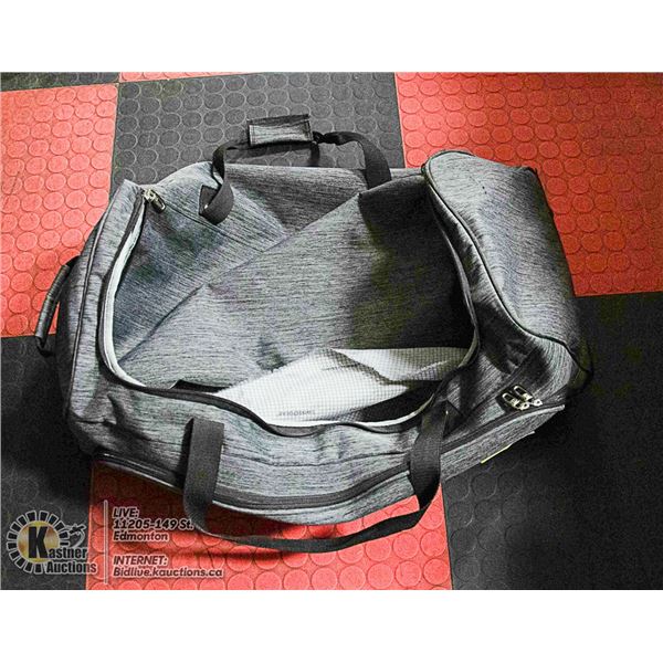 SWISS GEAR LARGE DUFFLE BAG