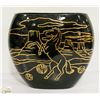 Image 2 : BLACK AND GOLD ETCHED STALLIONS -LARGE VASE