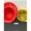 Image 2 : 2 Vintage Plastic Tonka Hats, Fire Hat and Costruction Hard Hat