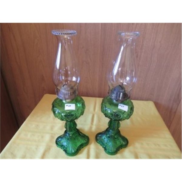 2 GREEN SQUARE SWIRL LAMPS LAMPS WITH CHIMNEYS