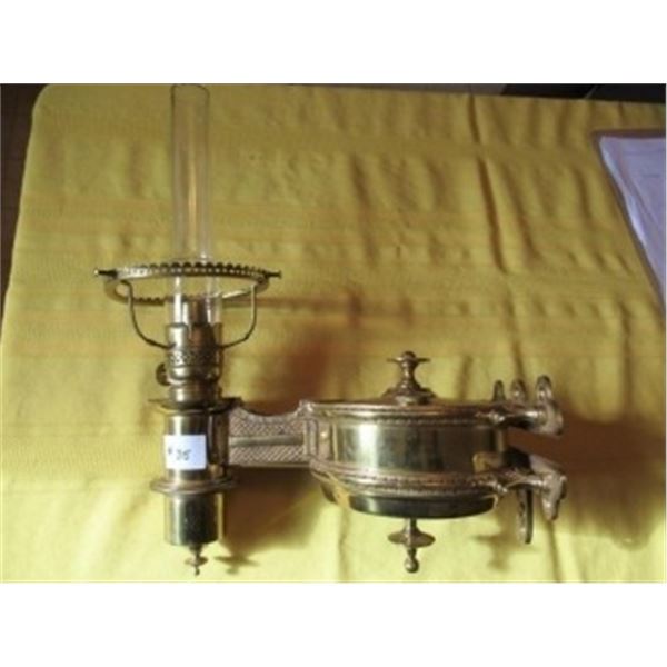 BRASS WALL MOUNT OIL LAMP WITH CHIMNEY