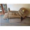 Image 2 : BEIGE CLOTH RECLINING/LIFT CHAIR (ELECTRIC)