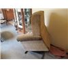 Image 4 : BEIGE CLOTH RECLINING/LIFT CHAIR (ELECTRIC)