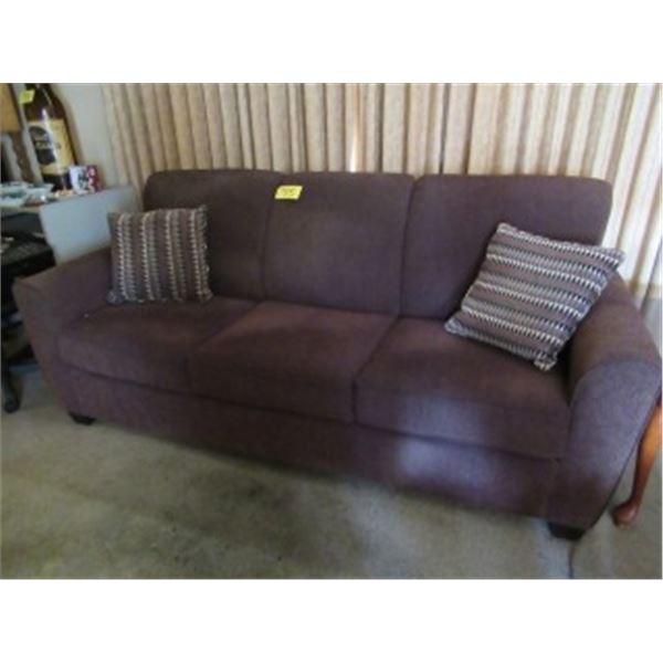 BROWN CLOTH SOFA WITH ACCENT CUSHIONS