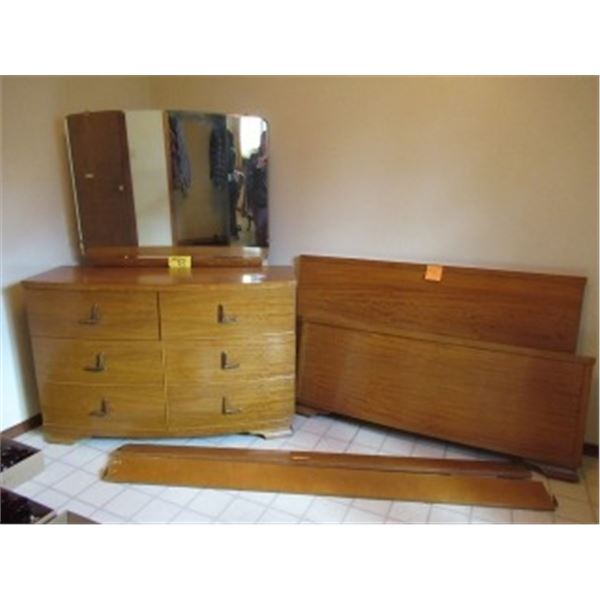 VINTAGE BEDROOM SUITE