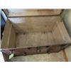 Image 3 : LEATHER STEAMER TRUNK WITH INSERTS
