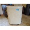 Image 1 : LAUNDRY HAMPER