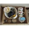 Image 1 : BOX WITH FUNNELS, MEASURING SPOONS, MUGS