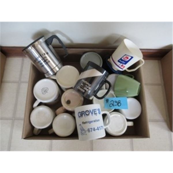 BOX WITH ASSORTED MUGS AND TRAVEL MUGS