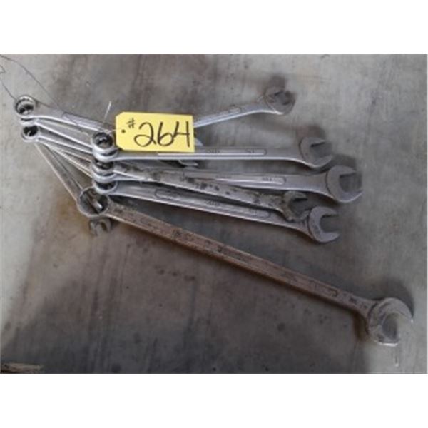 BUNDLE OF ASSORTED WRENCHES