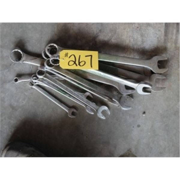 BUNDLE OF ASSORTED WRENCHES